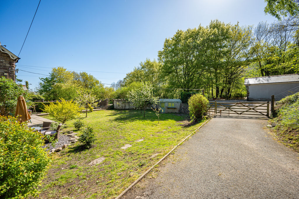 Driveway and Front Garden- click for photo gallery